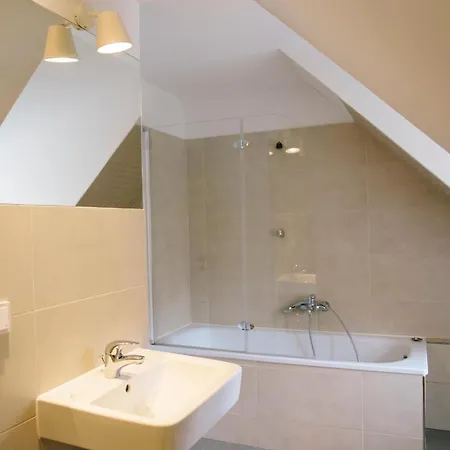 Madflats S-bahn Friedenau * ברלין