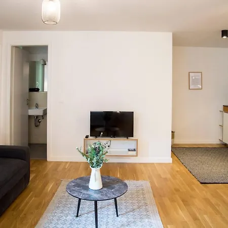 Madflats S-bahn Friedenau Apartment