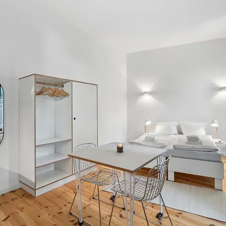 Apartment Madflats S-bahn Friedenau Berlin