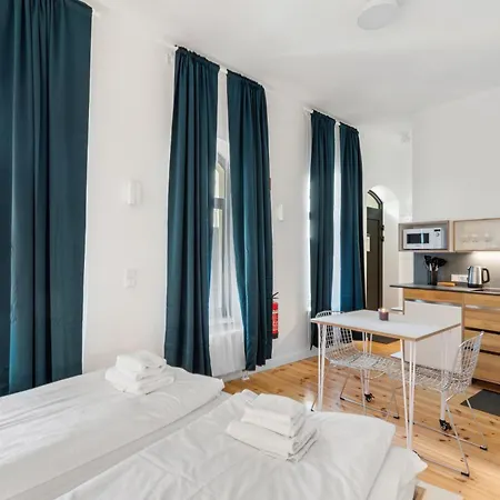 Madflats S-bahn Friedenau *