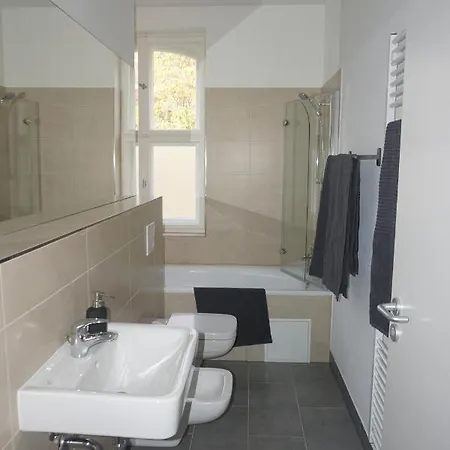 Madflats S-bahn Friedenau Apartment