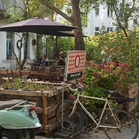 Madflats S-bahn Friedenau Berlin