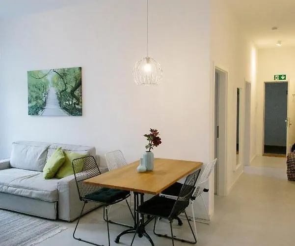 Madflats S-bahn Friedenau Berlijn