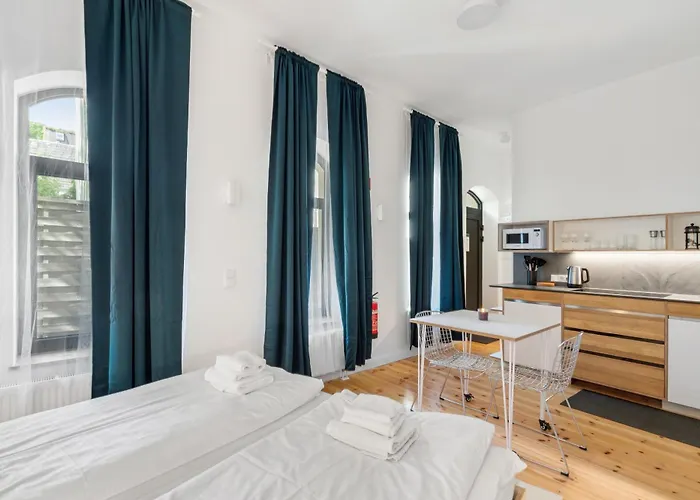 Madflats S-bahn Friedenau *