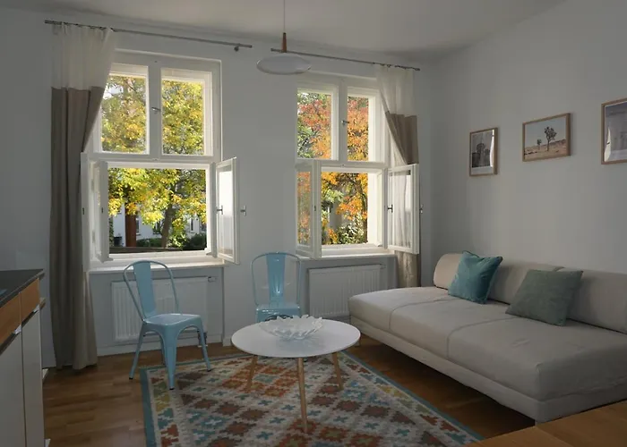 Madflats S-bahn Friedenau * ברלין