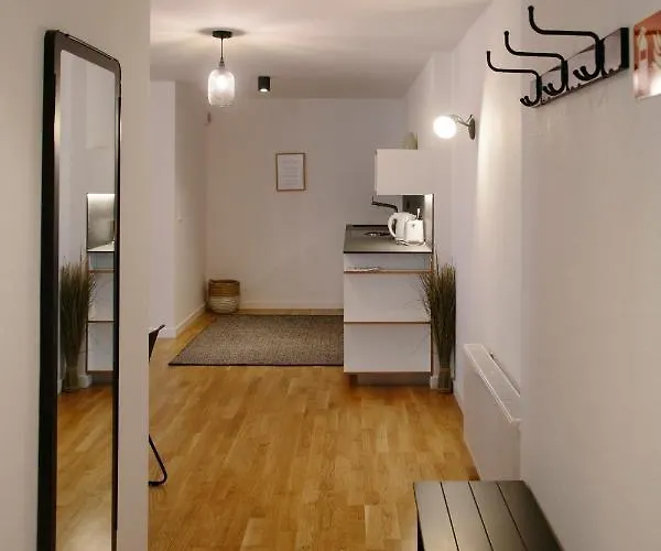 Madflats S-bahn Friedenau * برلين