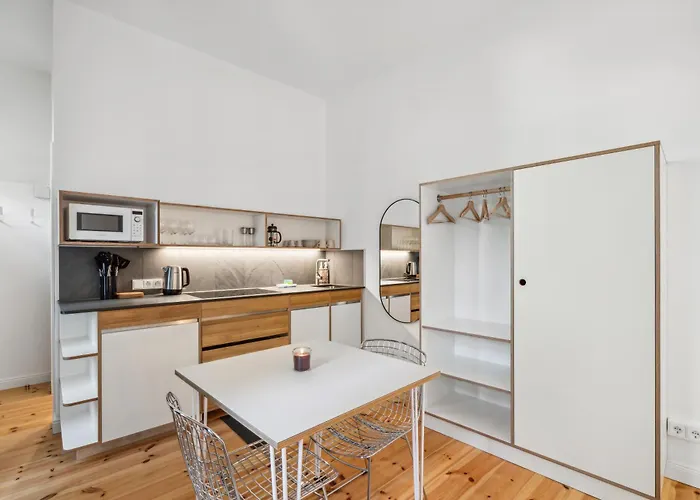 Madflats S-bahn Friedenau برلين